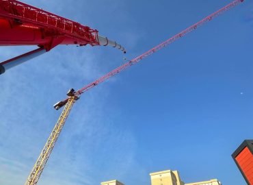 Mersin Üniversitesi Eczacılık Fakültesi inşaatı - kule vinç ile yükselen bina