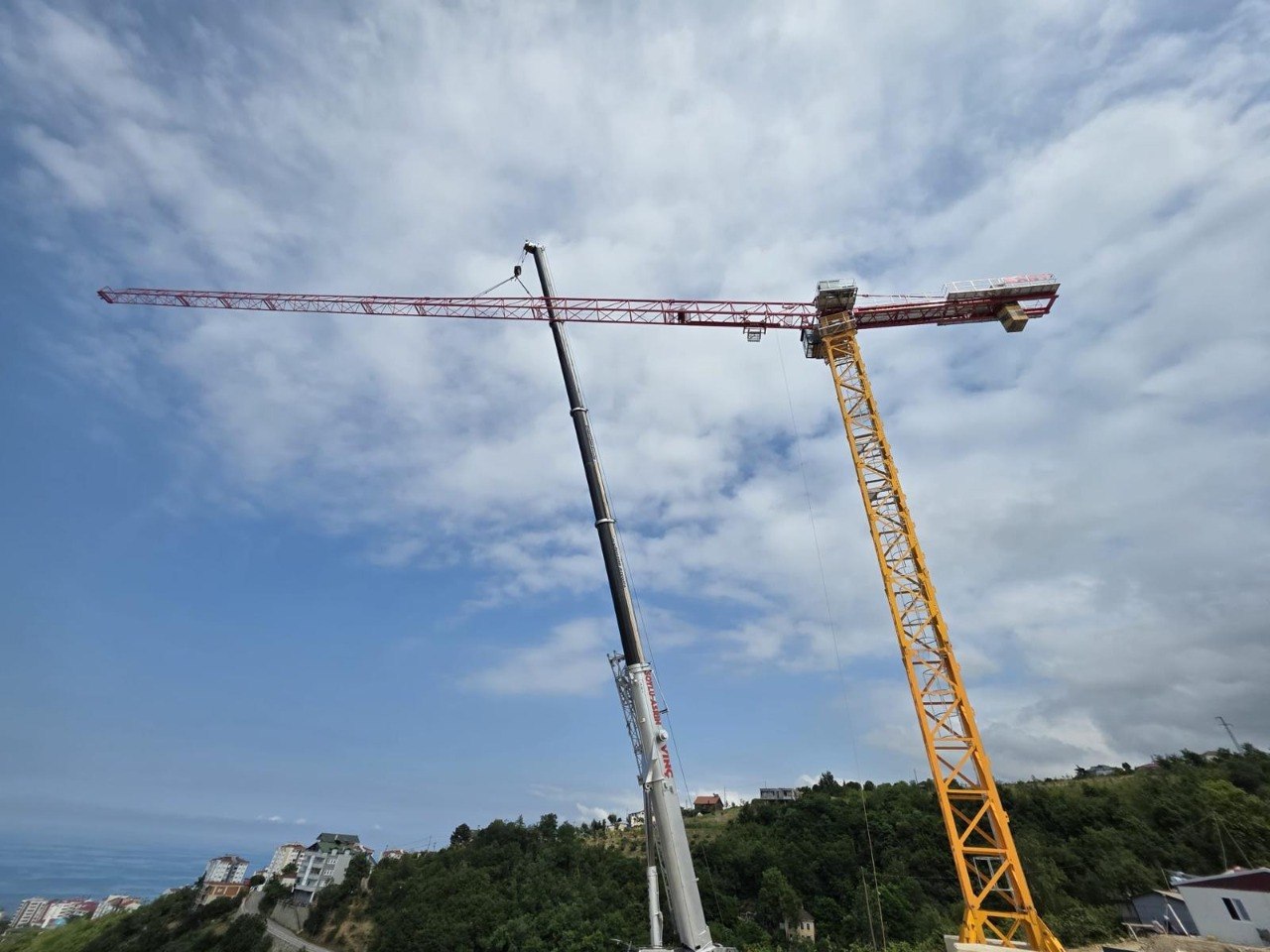 Trabzon TOKİ konut projesi kule vinç montaj ve operasyon hizmetleri