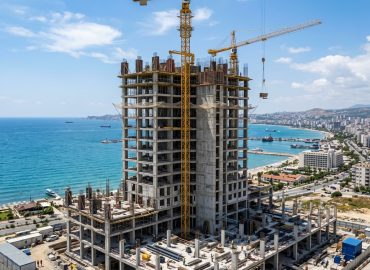 Mersin sahil projelerinde kule vinç kullanımı